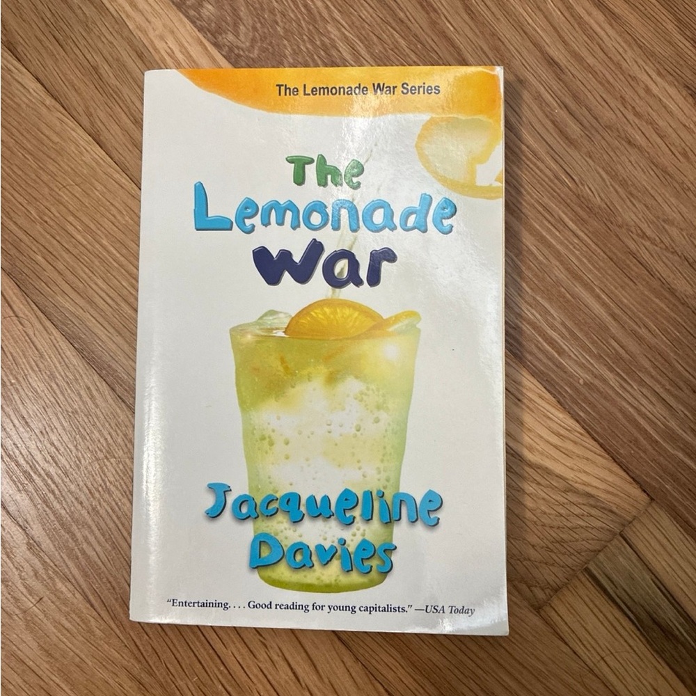 The Lemonade War Book by Jacqueline Davies